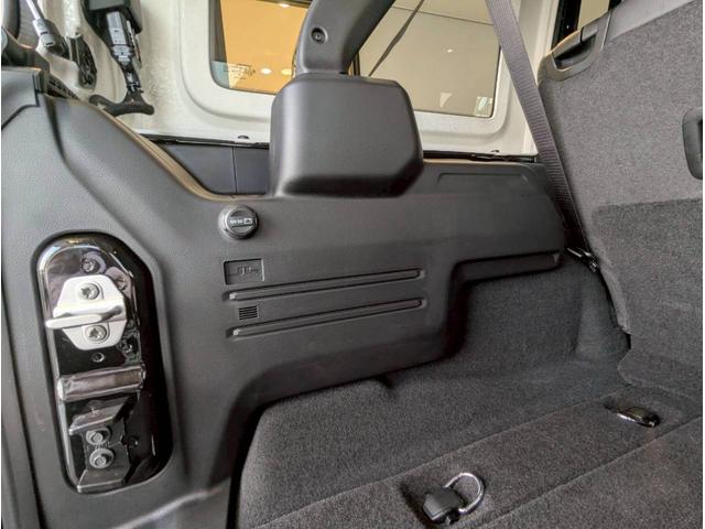 ジープ・ラングラーアンリミテッド サハラ 12.3インチ純正ナビ/LEDライト/アクティブクルーズコントロール/前面衝突警報/パワーシート/シートヒーター/ブラインドスポットモニター/バックカメラ/ステアリングヒーター/純正18インチアルミ(73枚目)