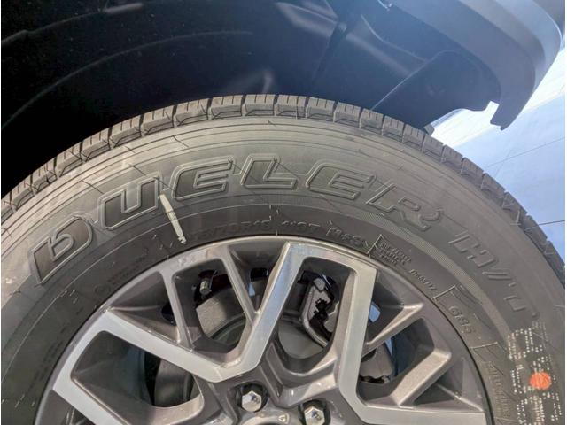 ジープ・ラングラーアンリミテッド サハラ 12.3インチ純正ナビ/LEDライト/アクティブクルーズコントロール/前面衝突警報/パワーシート/シートヒーター/ブラインドスポットモニター/バックカメラ/ステアリングヒーター/純正18インチアルミ(76枚目)