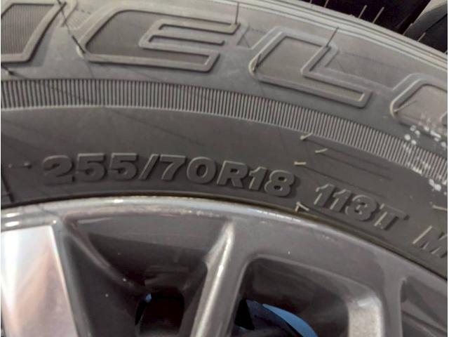 ジープ・ラングラーアンリミテッド サハラ 12.3インチ純正ナビ/LEDライト/アクティブクルーズコントロール/前面衝突警報/パワーシート/シートヒーター/ブラインドスポットモニター/バックカメラ/ステアリングヒーター/純正18インチアルミ(77枚目)