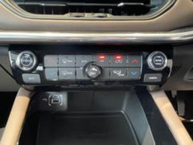 ジープ・コマンダー リミテッド ブラウン革シート/10.25インチ純正ナビ/シートヒーター/ステアリングヒーター/LEDライト/アクティブクルーズコントロール/オートホールド/パワーシート/全方位カメラ/衝突軽減ブレーキ/(29枚目)