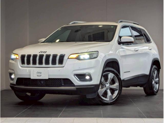 ジープ・チェロキー リミテッド レーダークルーズコントロール/ブラインドスポットモニター/シートヒーター/ベンチレーション/電動シート/パワーバックドア/バックカメラ/フロントカメラ/衝突軽減ブレーキ/ETC2.0/レーンキープ/(3枚目)