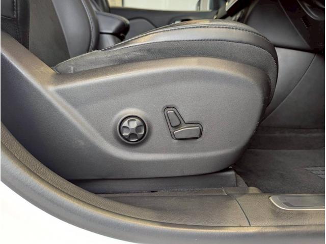 ジープ・チェロキー リミテッド レーダークルーズコントロール/ブラインドスポットモニター/シートヒーター/ベンチレーション/電動シート/パワーバックドア/バックカメラ/フロントカメラ/衝突軽減ブレーキ/ETC2.0/レーンキープ/(14枚目)