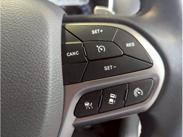 ジープ・チェロキー リミテッド レーダークルーズコントロール/ブラインドスポットモニター/シートヒーター/ベンチレーション/電動シート/パワーバックドア/バックカメラ/フロントカメラ/衝突軽減ブレーキ/ETC2.0/レーンキープ/(21枚目)