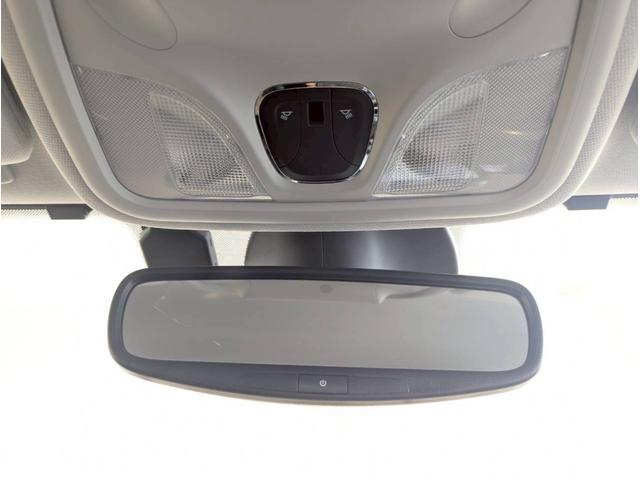 ジープ・チェロキー リミテッド レーダークルーズコントロール/ブラインドスポットモニター/シートヒーター/ベンチレーション/電動シート/パワーバックドア/バックカメラ/フロントカメラ/衝突軽減ブレーキ/ETC2.0/レーンキープ/(27枚目)