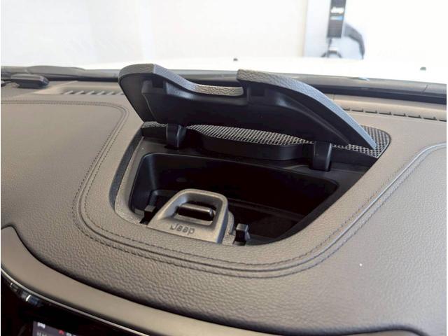 ジープ・チェロキー リミテッド レーダークルーズコントロール/ブラインドスポットモニター/シートヒーター/ベンチレーション/電動シート/パワーバックドア/バックカメラ/フロントカメラ/衝突軽減ブレーキ/ETC2.0/レーンキープ/(28枚目)