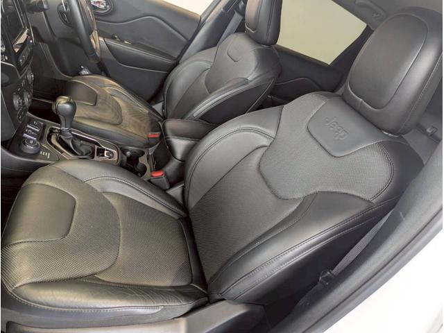 ジープ・チェロキー リミテッド レーダークルーズコントロール/ブラインドスポットモニター/シートヒーター/ベンチレーション/電動シート/パワーバックドア/バックカメラ/フロントカメラ/衝突軽減ブレーキ/ETC2.0/レーンキープ/(53枚目)