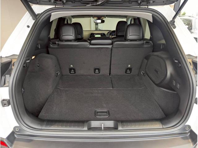 ジープ・チェロキー リミテッド レーダークルーズコントロール/ブラインドスポットモニター/シートヒーター/ベンチレーション/電動シート/パワーバックドア/バックカメラ/フロントカメラ/衝突軽減ブレーキ/ETC2.0/レーンキープ/(69枚目)