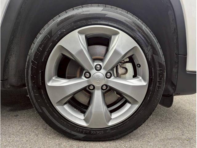 ジープ・チェロキー リミテッド レーダークルーズコントロール/ブラインドスポットモニター/シートヒーター/ベンチレーション/電動シート/パワーバックドア/バックカメラ/フロントカメラ/衝突軽減ブレーキ/ETC2.0/レーンキープ/(76枚目)