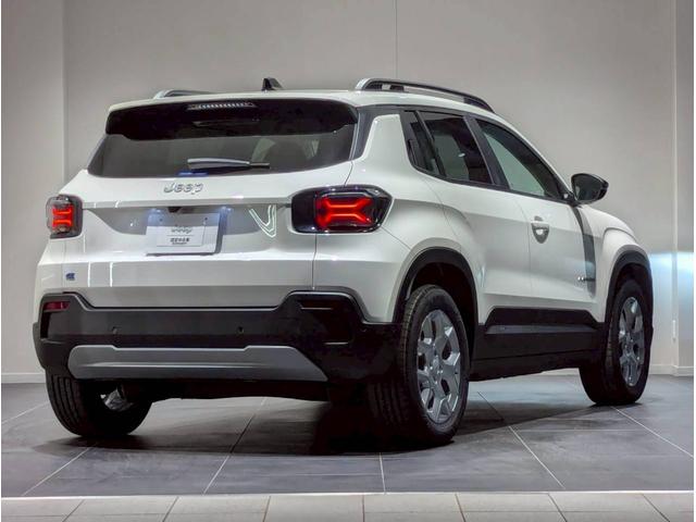 ジープ・アベンジャー アルティテュード 電気自動車/シートヒーター/10.25インチモニター/パワーシート/バックカメラ/LEDライト/アクティブクルーズコントロール/前面衝突警報/革シート/ETC2.0/純正17インチアルミホイール/(7枚目)