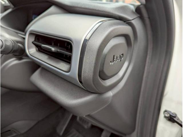 ジープ・アベンジャー アルティテュード 電気自動車/シートヒーター/10.25インチモニター/パワーシート/バックカメラ/LEDライト/アクティブクルーズコントロール/前面衝突警報/革シート/ETC2.0/純正17インチアルミホイール/(16枚目)