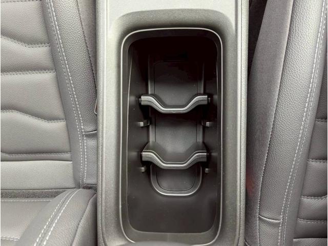 ジープ・アベンジャー アルティテュード 電気自動車/シートヒーター/10.25インチモニター/パワーシート/バックカメラ/LEDライト/アクティブクルーズコントロール/前面衝突警報/革シート/ETC2.0/純正17インチアルミホイール/(45枚目)