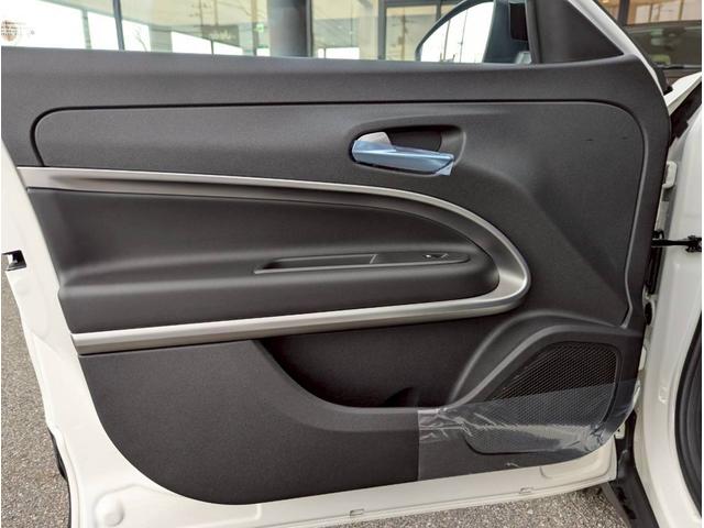 ジープ・アベンジャー アルティテュード 電気自動車/シートヒーター/10.25インチモニター/パワーシート/バックカメラ/LEDライト/アクティブクルーズコントロール/前面衝突警報/革シート/ETC2.0/純正17インチアルミホイール/(49枚目)