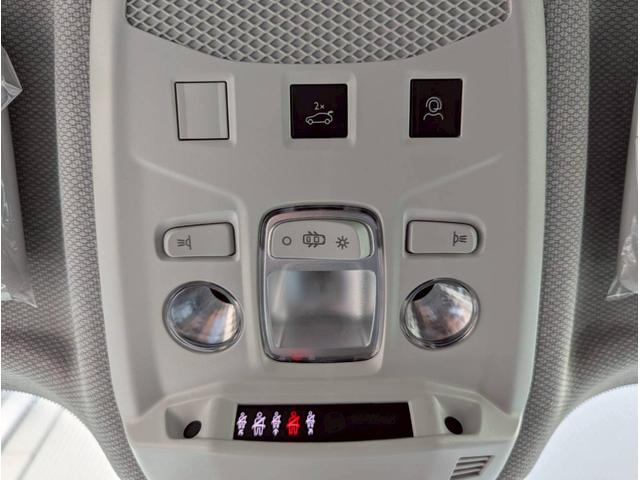 ジープ・アベンジャー アルティテュード 電気自動車/シートヒーター/10.25インチモニター/パワーシート/バックカメラ/LEDライト/アクティブクルーズコントロール/前面衝突警報/革シート/ETC2.0/純正17インチアルミホイール/(56枚目)