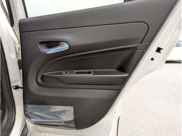 ジープ・アベンジャー アルティテュード 電気自動車/シートヒーター/10.25インチモニター/パワーシート/バックカメラ/LEDライト/アクティブクルーズコントロール/前面衝突警報/革シート/ETC2.0/純正17インチアルミホイール/(61枚目)