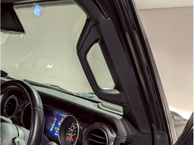 ジープ・ラングラー ブラック&タン 50台限定車/リアパークアシスト/バックカメラ/サイドカメラ/禁煙車/純正ディスプレイオーディオ/純正17AW/前面衝突警報/アクティブクルーズコントロール/ソフトトップ/LEDライト/(17枚目)