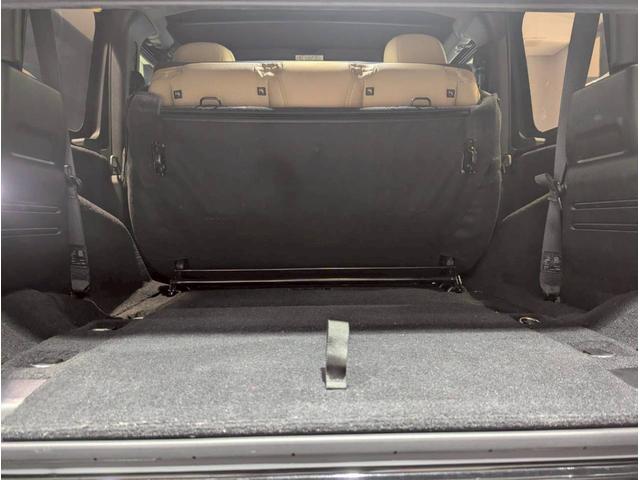 ジープ・ラングラー ブラック&タン 50台限定車/リアパークアシスト/バックカメラ/サイドカメラ/禁煙車/純正ディスプレイオーディオ/純正17AW/前面衝突警報/アクティブクルーズコントロール/ソフトトップ/LEDライト/(70枚目)