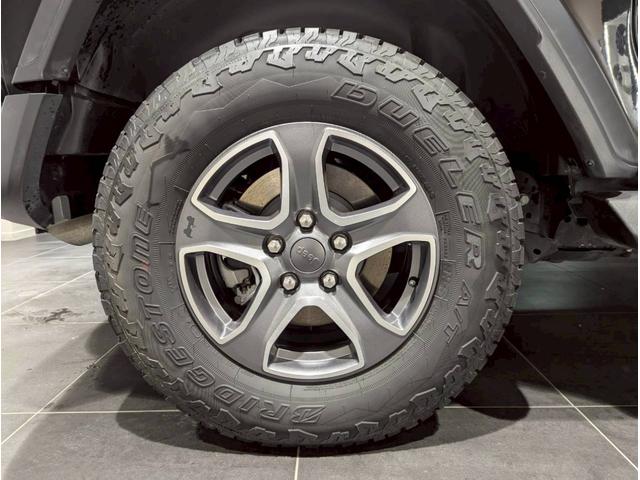 ジープ・ラングラー ブラック&タン 50台限定車/リアパークアシスト/バックカメラ/サイドカメラ/禁煙車/純正ディスプレイオーディオ/純正17AW/前面衝突警報/アクティブクルーズコントロール/ソフトトップ/LEDライト/(72枚目)