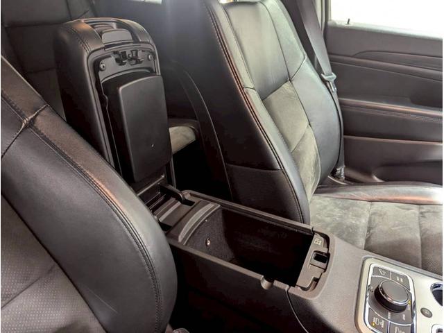 ジープ・グランドチェロキー アルティテュード　パークアシスト／クルーズコントロール／純正２０インチアルミ／純正ナビ／フルセグＴＶ／シートヒーター／アクティブクルーズコントロール／バックカメラ／パワーシート／エアサス／ＨＩＤヘッドライト（46枚目）