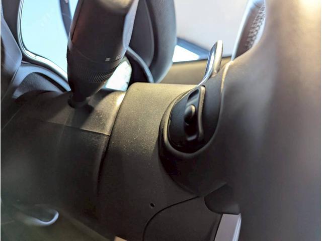 ジープ・グランドチェロキー ラレード 禁煙車/パワーシート/バックカメラ/純正18インチアルミ/純正ナビ/フルセグTV/カープレイ/革巻きステアリング/ルーフレール/HIDヘッドライト/クリアランスソナー/フォグランプ/ETC/(20枚目)