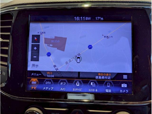 ジープ・グランドチェロキー ラレード 禁煙車/パワーシート/バックカメラ/純正18インチアルミ/純正ナビ/フルセグTV/カープレイ/革巻きステアリング/ルーフレール/HIDヘッドライト/クリアランスソナー/フォグランプ/ETC/(28枚目)