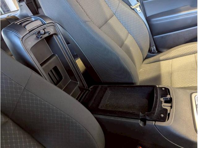 ジープ・グランドチェロキー ラレード 禁煙車/パワーシート/バックカメラ/純正18インチアルミ/純正ナビ/フルセグTV/カープレイ/革巻きステアリング/ルーフレール/HIDヘッドライト/クリアランスソナー/フォグランプ/ETC/(49枚目)