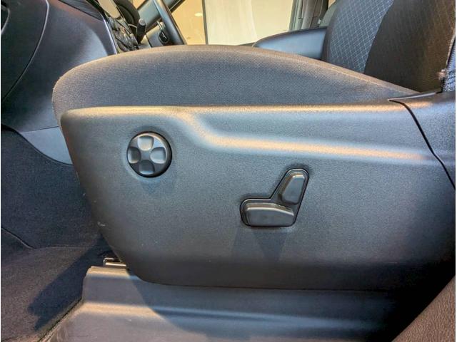 ジープ・グランドチェロキー ラレード 禁煙車/パワーシート/バックカメラ/純正18インチアルミ/純正ナビ/フルセグTV/カープレイ/革巻きステアリング/ルーフレール/HIDヘッドライト/クリアランスソナー/フォグランプ/ETC/(55枚目)