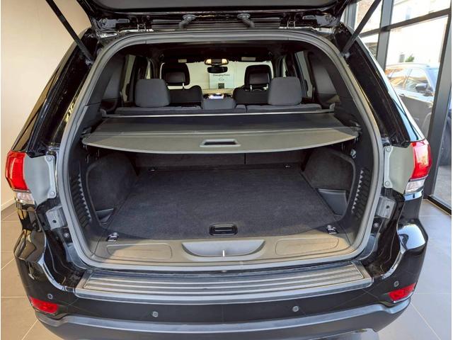 ジープ・グランドチェロキー ラレード 禁煙車/パワーシート/バックカメラ/純正18インチアルミ/純正ナビ/フルセグTV/カープレイ/革巻きステアリング/ルーフレール/HIDヘッドライト/クリアランスソナー/フォグランプ/ETC/(69枚目)