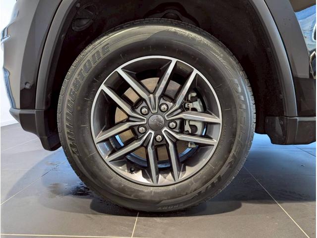 ジープ・グランドチェロキー ラレード 禁煙車/パワーシート/バックカメラ/純正18インチアルミ/純正ナビ/フルセグTV/カープレイ/革巻きステアリング/ルーフレール/HIDヘッドライト/クリアランスソナー/フォグランプ/ETC/(77枚目)