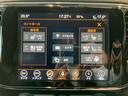 トレイルホーク　純正１８インチアルミ純正ナビ革巻きステアリングハーフレザーエアサスシートヒーターベンチレーションルーフレールパワーシートＨＩＤヘッドライトバックカメラクリアランスソナーフォグランプＥＴＣ（24枚目）