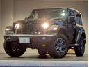 ジープ・ラングラー ブラック&タン 50台限定車/リアパークアシスト/バックカメラ/サイドカメラ/禁煙車/純正ディスプレイオーディオ/純正17AW/前面衝突警報/アクティブクルーズコントロール/ソフトトップ/LEDライト/(6枚目)