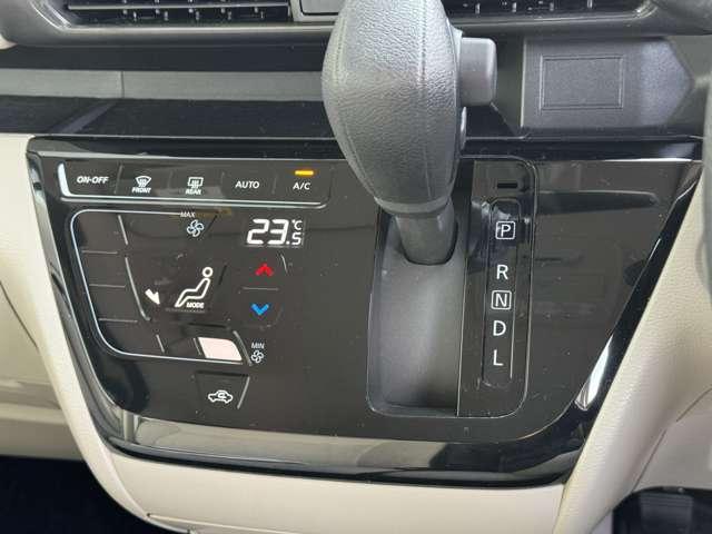 �^�b�`�p�l�����̃I�[�g�G�A�R���ł��I���x���߂��ׂ����ł��S�Ȃɉ��K�ȋ�Ԃ�͂��܂��i���f���f�j�V�t�g���ꏏ�̈ʒu�ɕt���Ă���̂ŁA��������₷���ł��恙