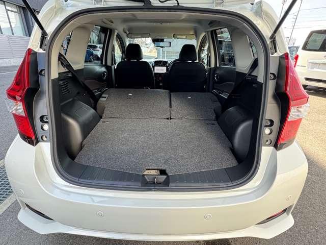 �g�����N���[�����t���b�g�ɂȂ郉�Q�b�W�{�[�h���t���Ă܂��̂ŁA�g�����N���t���b�g�ɂȂ�ڂ��₷���ł���