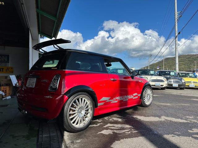 ＭＩＮＩ クーパーＳ　ワンオーナー　記録簿有り　１８アルミ　ハーマンエアロ　ビルシュタイン車高調　サクラムマフラー（7枚目）