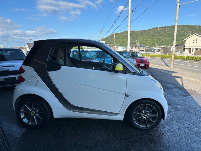 スマートフォーツークーペ mhdエディション ボーコンセプト 走行32471km ナビ TV Bluetooth対応 バックカメラ スペアキー ETC ドラレコ(5枚目)