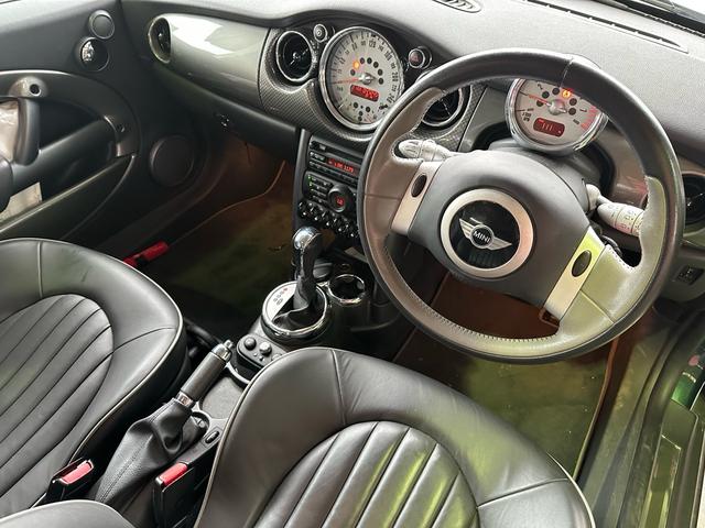ＭＩＮＩ クーパー　パークレーン　ワンオーナー　取説　記録簿　スペアキー　ＨＩＤ　ＥＴＣ　１６アルミ（28枚目）