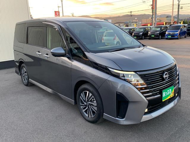 セレナ ｅ－パワー　ハイウェイスターＶ　純正１２．３インチワイドディスプレイ　日産コネクトナビゲーションシステム　アラウンドビューモニター　ＥＴＣ　前後ドラレコ　衝突回避ステアリングアシスト　ハンドルヒーター　ＳＯＳコール　プロパイロット（5枚目）