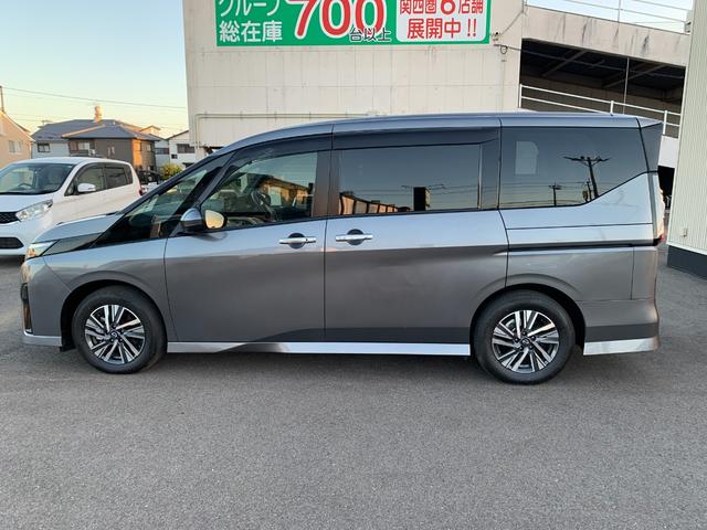 セレナ ｅ－パワー　ハイウェイスターＶ　純正１２．３インチワイドディスプレイ　日産コネクトナビゲーションシステム　アラウンドビューモニター　ＥＴＣ　前後ドラレコ　衝突回避ステアリングアシスト　ハンドルヒーター　ＳＯＳコール　プロパイロット（10枚目）