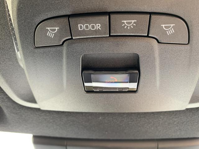 カローラクロス ハイブリッド　Ｚ　純正１０インチナビ（ＴＶ／ＢＴ／ＦＭ）　電動リアゲート　コーナーセンサー　ＥＴＣ　前席シートヒーター　ステリモ　クルコン　オートハイビーム　オートエアコン　オートライト　横滑り防止　ハンズフリー（33枚目）