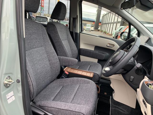 シエンタ ハイブリッドＺ　純正１０．５インチディスプレイオーディオ（ＢＴ　ＦＭ）トヨタセイフティセンス　センターコンソール　両側パワスラ　ＵＳＢソケット　オートハイビーム　電格ミラー　アラウンドビュー　ＳＯＳコール（13枚目）