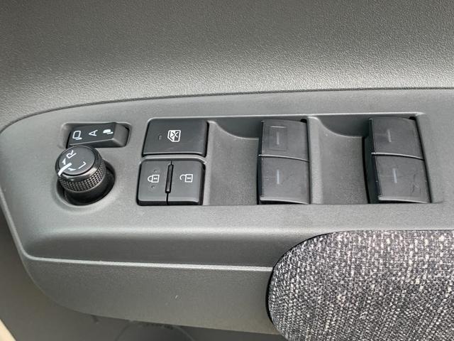 シエンタ ハイブリッドＺ　純正１０．５インチディスプレイオーディオ（ＢＴ　ＦＭ）トヨタセイフティセンス　センターコンソール　両側パワスラ　ＵＳＢソケット　オートハイビーム　電格ミラー　アラウンドビュー　ＳＯＳコール（37枚目）