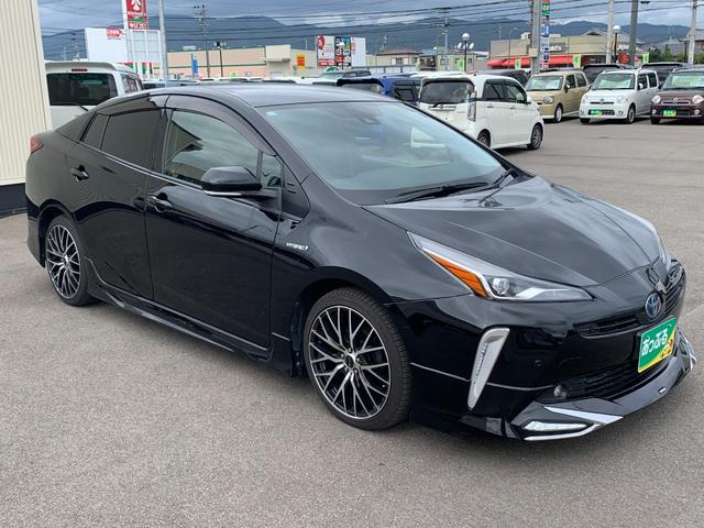 プリウス Ｓ　禁煙車　純正ナビ（ＢＴ／ＦＭ／ＡＭ／ＴＶ）バックカメラ　社外ステアリング　クルコン　ステリモ　前後ドラレコ　オートライト　ＥＴＣ　車線逸脱　Ｐスタート　モデリスタエアロ　社外１８インチホイール（4枚目）