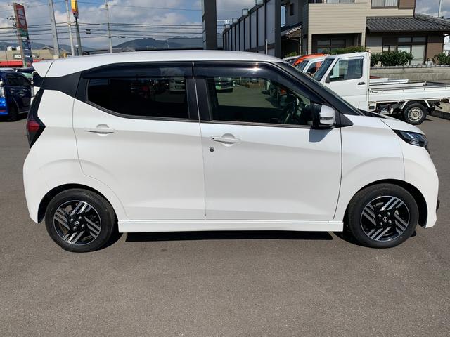 デイズ ハイウェイスター　Ｘ　社外９インチナビ（ＴＶ／ＢＴ／ＦＭ）　アラウンドビューモニター　ドラレコ　ＥＴＣ　フォグ　コーナーセンサー　アイドリングストップ　ステリモ　ＳＯＳコール　オートライト　ＵＳＢソケット　スマートキー（5枚目）