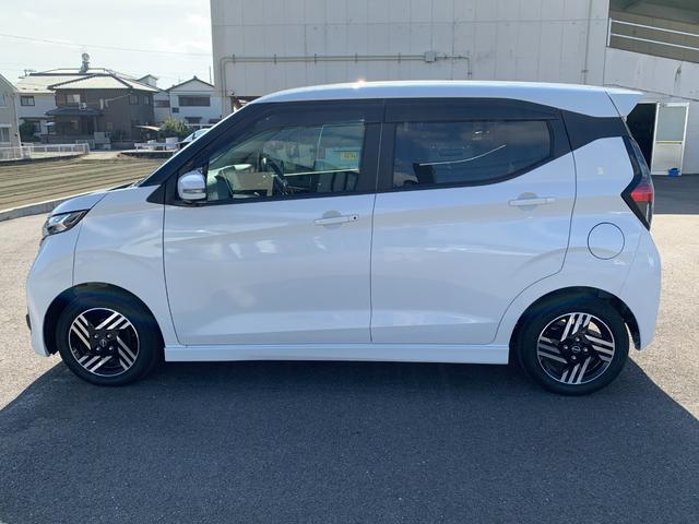 デイズ ハイウェイスター　Ｘ　社外９インチナビ（ＴＶ／ＢＴ／ＦＭ）　アラウンドビューモニター　ドラレコ　ＥＴＣ　フォグ　コーナーセンサー　アイドリングストップ　ステリモ　ＳＯＳコール　オートライト　ＵＳＢソケット　スマートキー（9枚目）