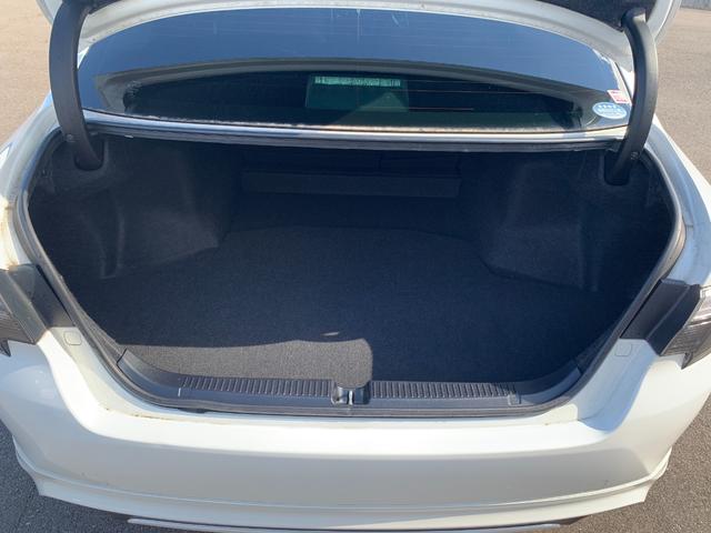 マークＸ ２５０ＲＤＳ　純正ナビ（ＴＶ／ＢＴ／ＦＭ／ＣＤ）　モデリスタエアロ　バックカメラ　革巻きハンドル　モデリスタ１９インチアルミホイール　純正ドラレコ　ＥＴＣ　パワーシート　ハーフレザーシート　パドルシフト（12枚目）