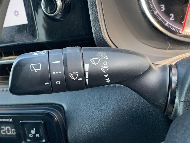 ヴォクシー Ｓ－Ｚ　純正１０．５インチディスプレイオーディオ　ＴＶ　ラジオｐ　ＤＶＤ　Ｂｌｕｅｔｏｏｔｈ　バックカメラ　シートヒーター　電子パーキング　ＨＤＭＩ　ステリモ　アダコン　ＥＴＣ２．０　オットマン　電動リア（22枚目）