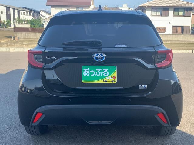 ヤリス ハイブリッドＺ　純正８インチディスプレイオーディオ　ＴＶ　Ｂｌｕｅｔｏｏｔｈ　バックカメラ　オートエアコン　両側シートヒーター　革巻きハンドル　ステリモ　ブラインドスポットモニター　ＥＴＣ２．０　オートハイビーム（8枚目）