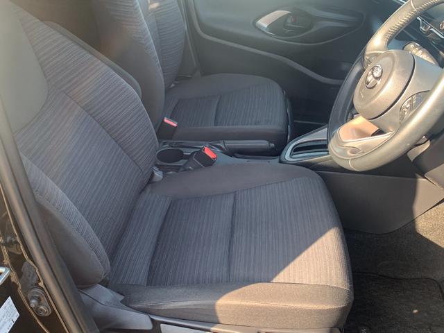 ヤリス ハイブリッドＺ　純正８インチディスプレイオーディオ　ＴＶ　Ｂｌｕｅｔｏｏｔｈ　バックカメラ　オートエアコン　両側シートヒーター　革巻きハンドル　ステリモ　ブラインドスポットモニター　ＥＴＣ２．０　オートハイビーム（15枚目）