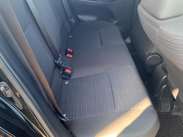 ヤリス ハイブリッドＺ　純正８インチディスプレイオーディオ　ＴＶ　Ｂｌｕｅｔｏｏｔｈ　バックカメラ　オートエアコン　両側シートヒーター　革巻きハンドル　ステリモ　ブラインドスポットモニター　ＥＴＣ２．０　オートハイビーム（16枚目）