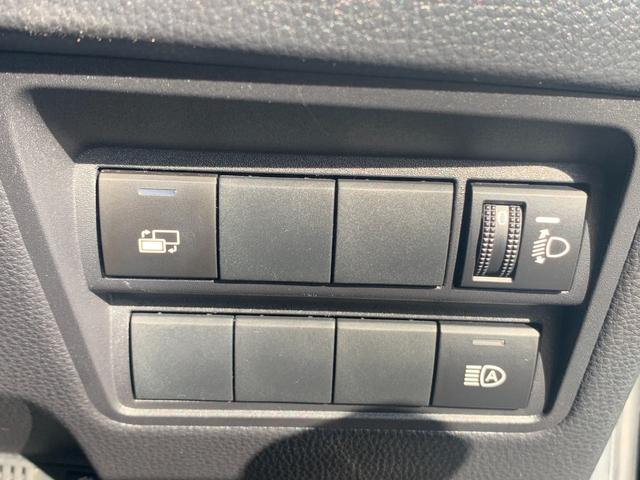 ヤリス ハイブリッドＺ　純正８インチディスプレイオーディオ　ＴＶ　Ｂｌｕｅｔｏｏｔｈ　バックカメラ　オートエアコン　両側シートヒーター　革巻きハンドル　ステリモ　ブラインドスポットモニター　ＥＴＣ２．０　オートハイビーム（32枚目）