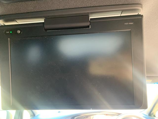 エスティマ アエラス　プレミアム　純正９インチナビ　ＴＶ　ラジオ　Ｂｌｕｅｔｏｏｔｈ　ＣＤ　ＤＶＤ　バックカメラ　ハーフレザーシート　革巻きハンドルコーナーセンサー　パワーシート　両側パワースライド　ＬＥＤヘッドライト　フリップダウン（18枚目）